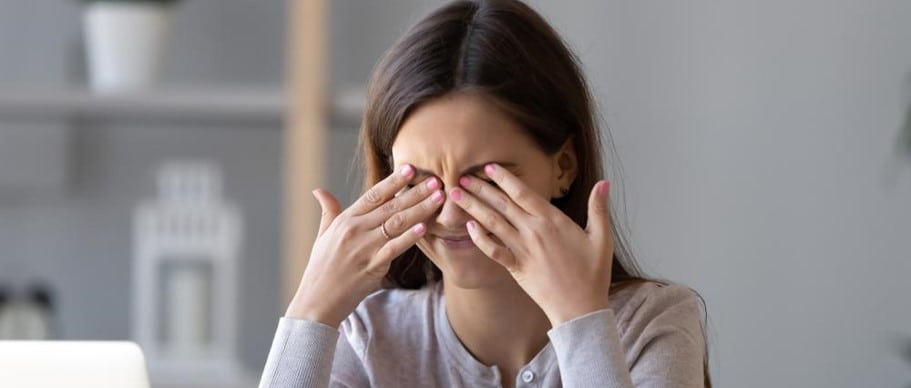 淚溝怎麼消？經常揉眼可能是常見造成淚溝原因